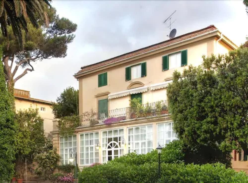 Hotel Atlantico Castiglioncello Buitenkant foto